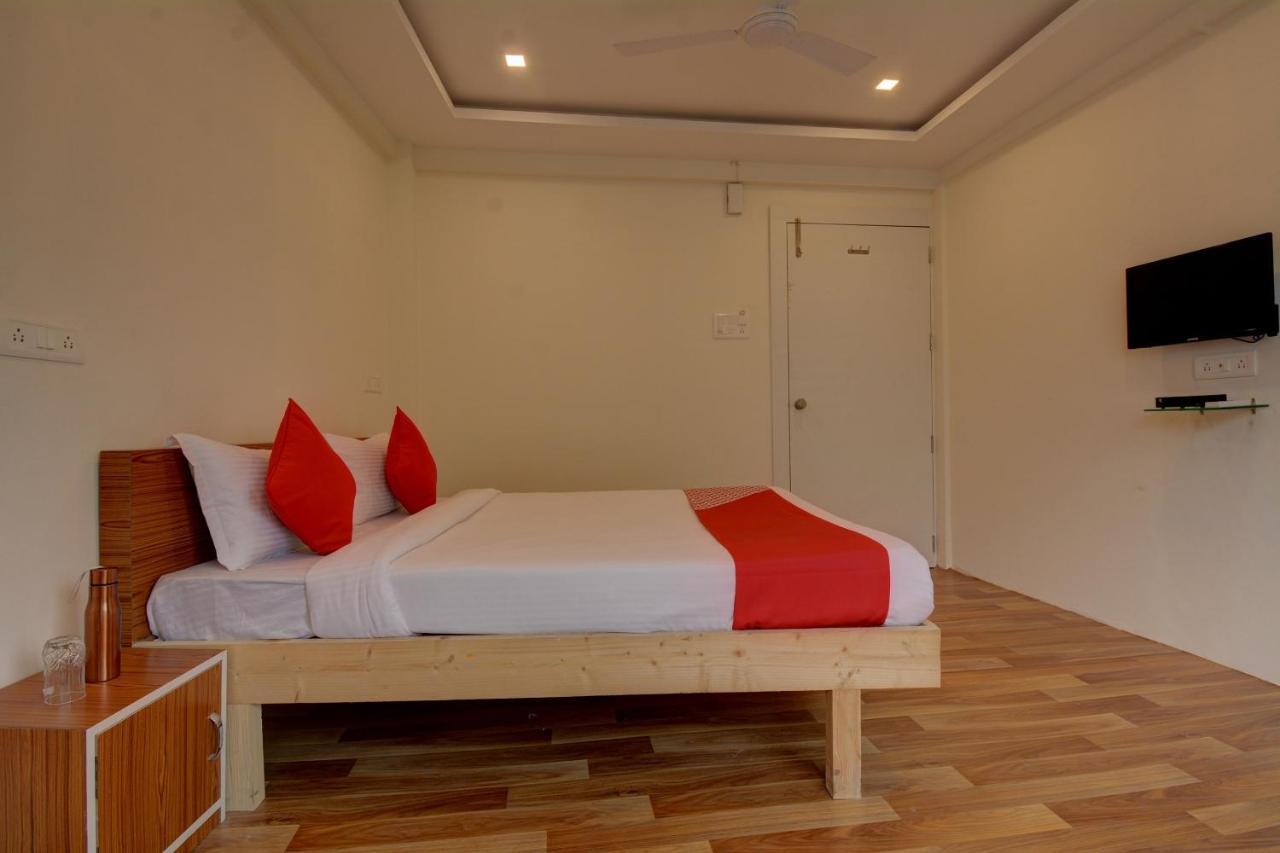 Oyo Flagship 47178 Pakko Inn Pune Bagian luar foto