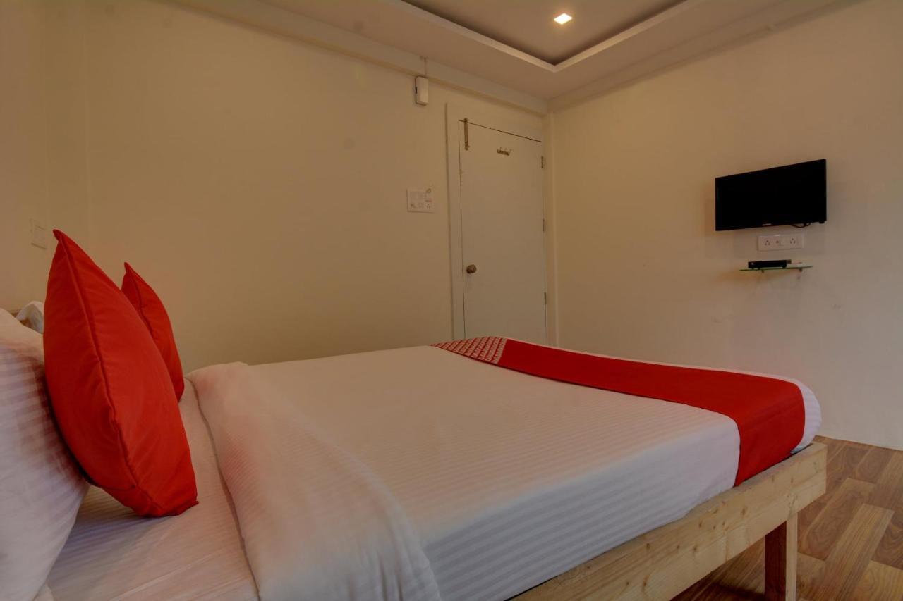 Oyo Flagship 47178 Pakko Inn Pune Bagian luar foto